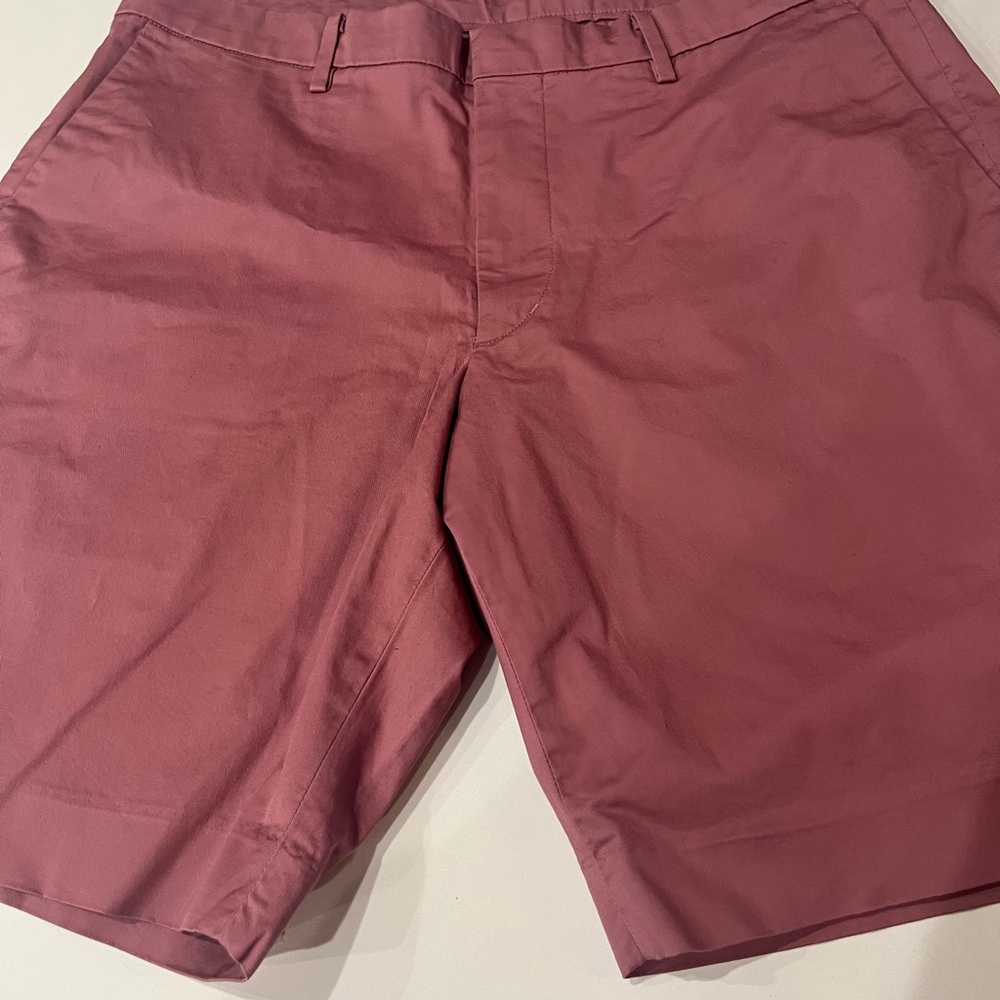 Men’s Uniqlo Dusty Rose Shorts Size L.